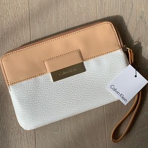 NEW Calvin Klein Zip Pouch